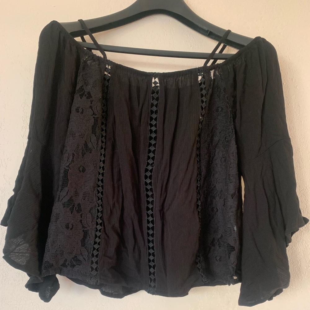 *Off The Shoulder Crochet Lace Woven Top